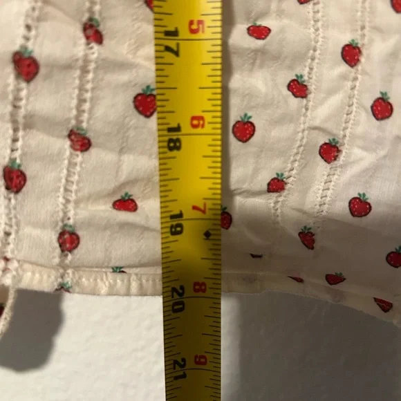 & OTHER STORIES
Print Ruffled Collar Blouse In White W. Tiny Strawberry Print - Picture 11 of 12